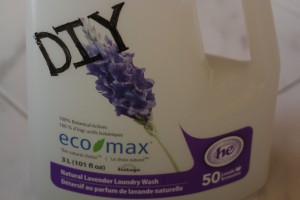 Homemade Laundry Detergent | AmandaNaturally.com