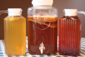 Homemade Kombucha | AmandaNaturally.com